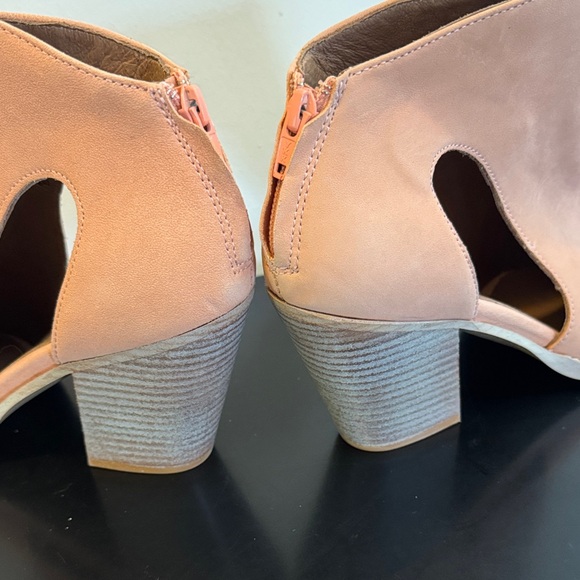 LIKE NEW Free People Coral Ankle Booties. Leather Cutout Pointed-Toe - Picture 7 of 11